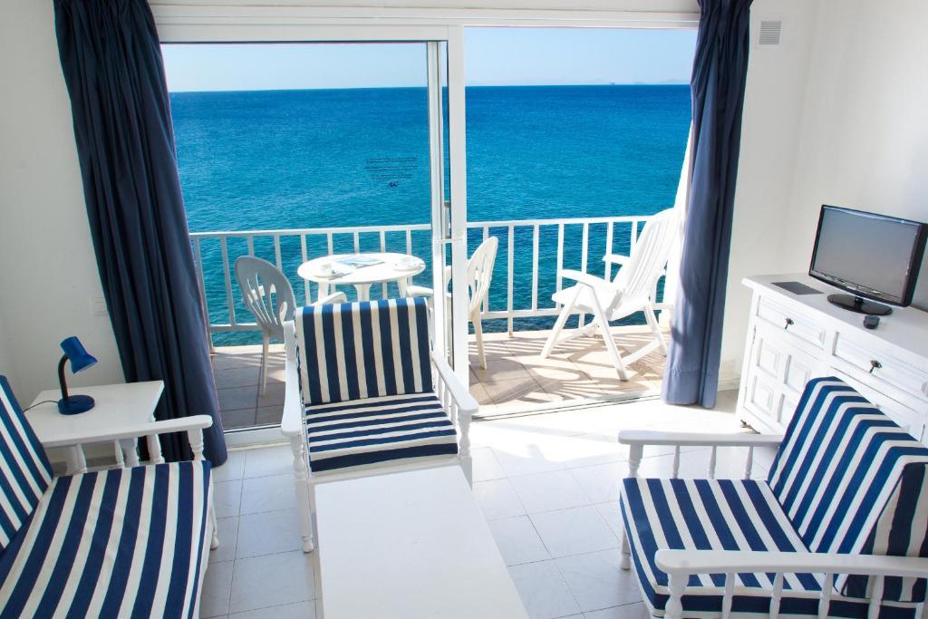 Apartamentos Cabrera ปูแอร์โตเดลคาร์เมน ภายนอก รูปภาพ